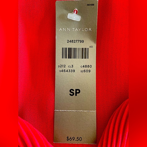 Ann Taylor Red Pleated Flutter Sleeve Blouse - Picture 4 of 11